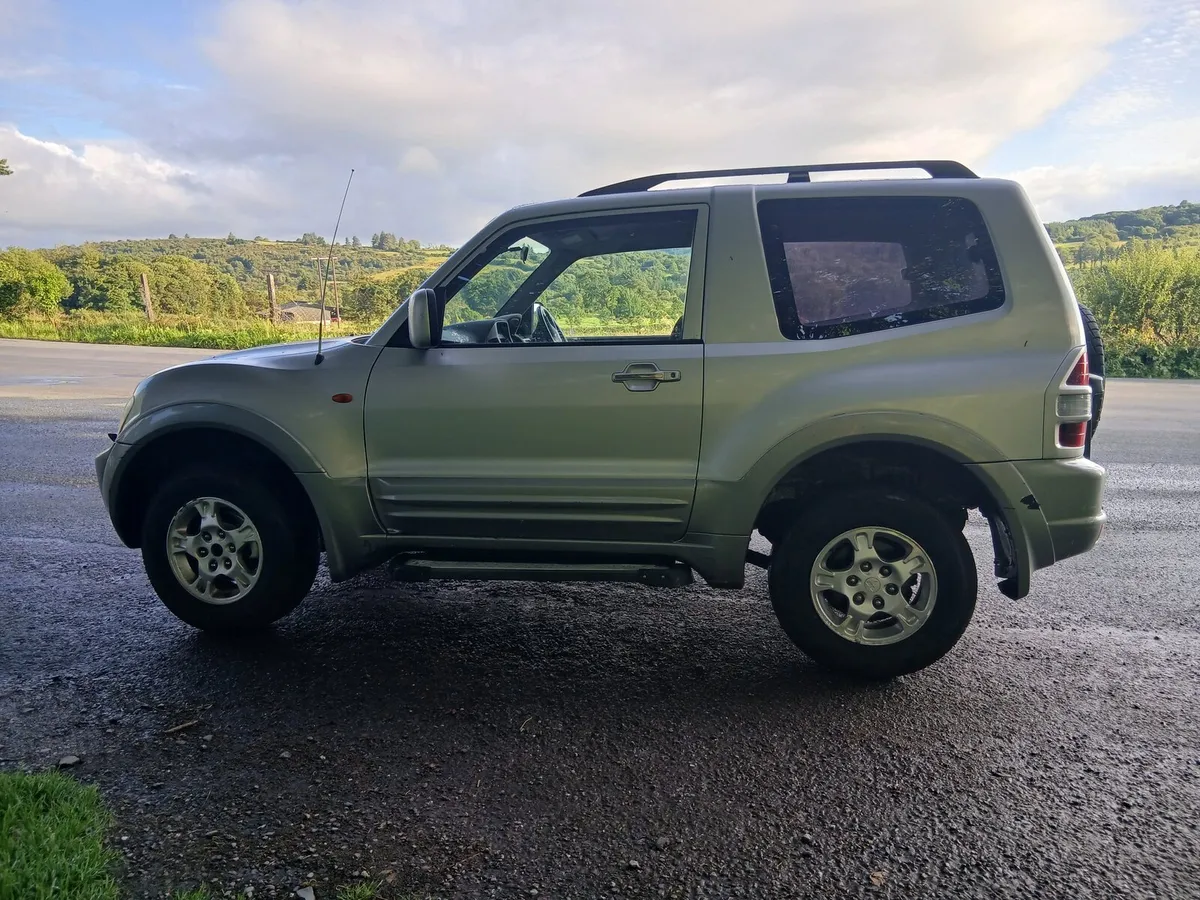 Mitsubishi Pajero 2001 - Image 4