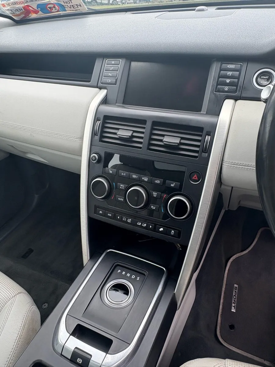 Land Rover Discovery Sport - Image 3
