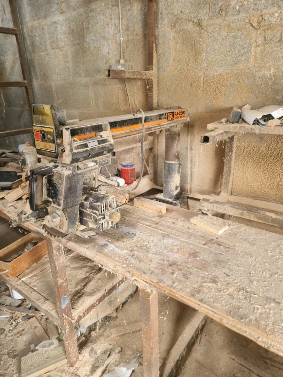Cross cut saw and bench - Image 2