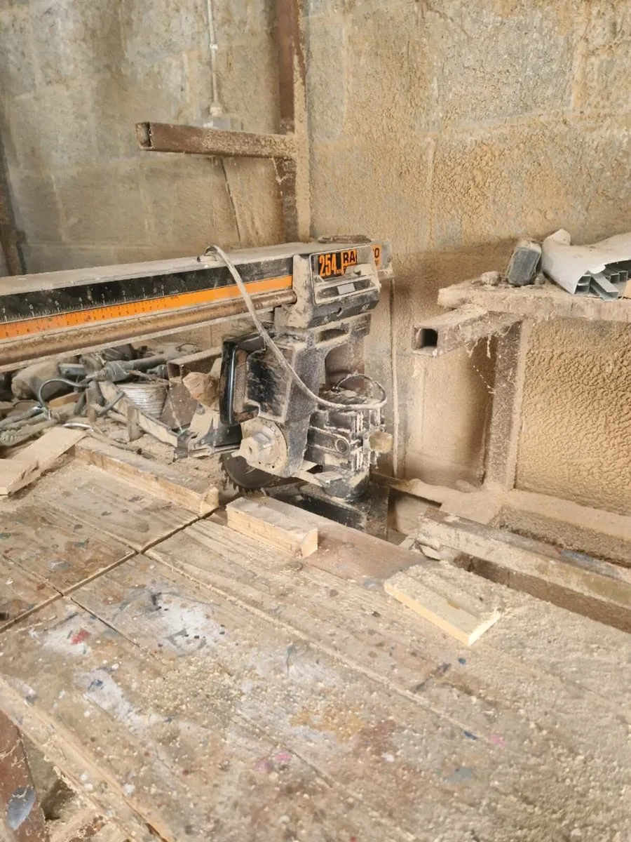 Cross cut saw and bench - Image 3