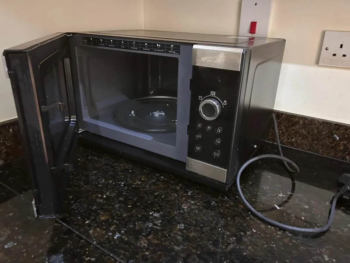 Hotpoint Microwave Oven for sale - Image 1