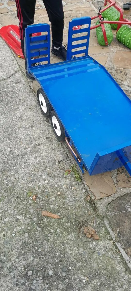 Blue low loader trailer - Image 2