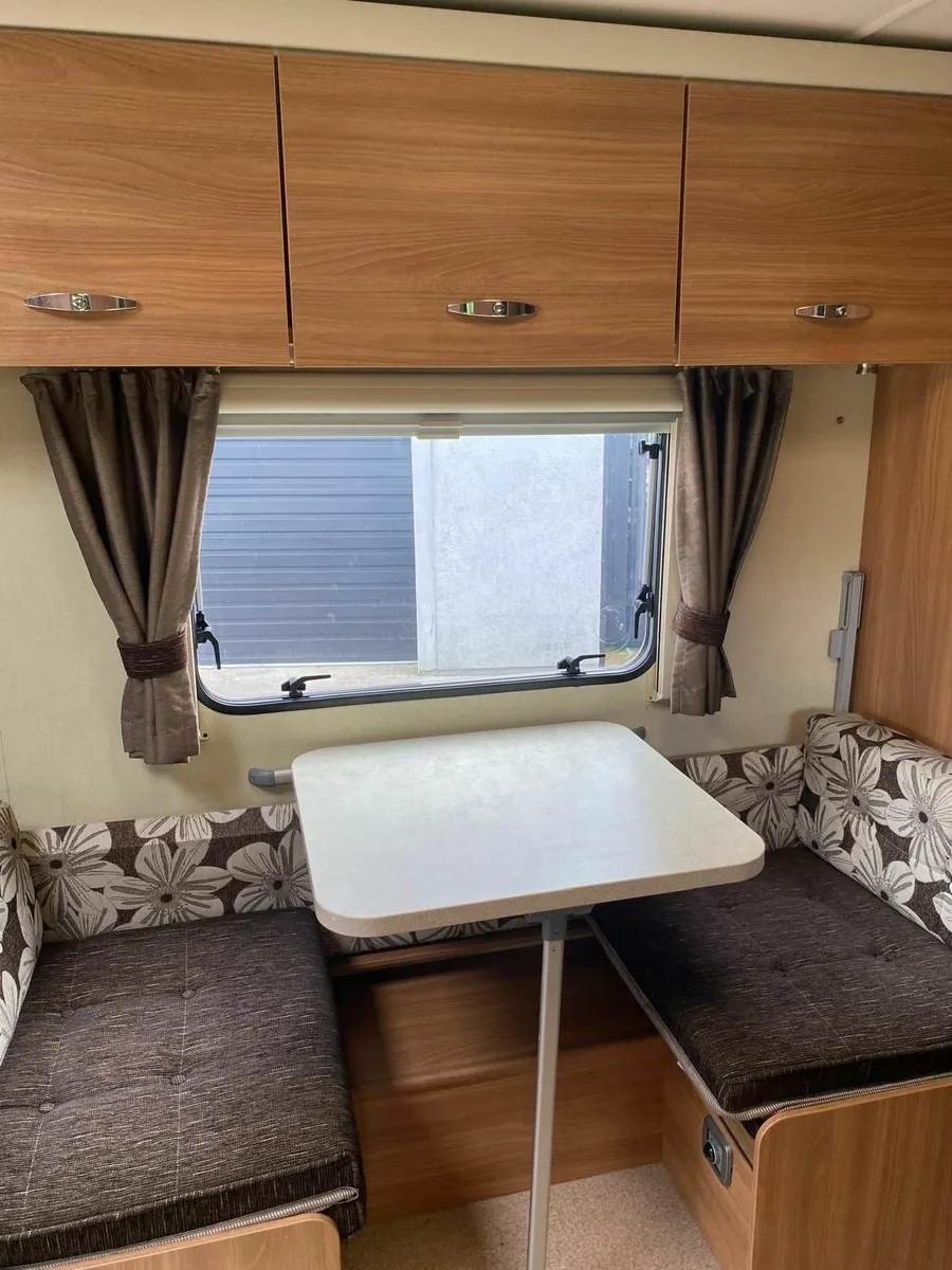 6 Berth Caravan - Image 3