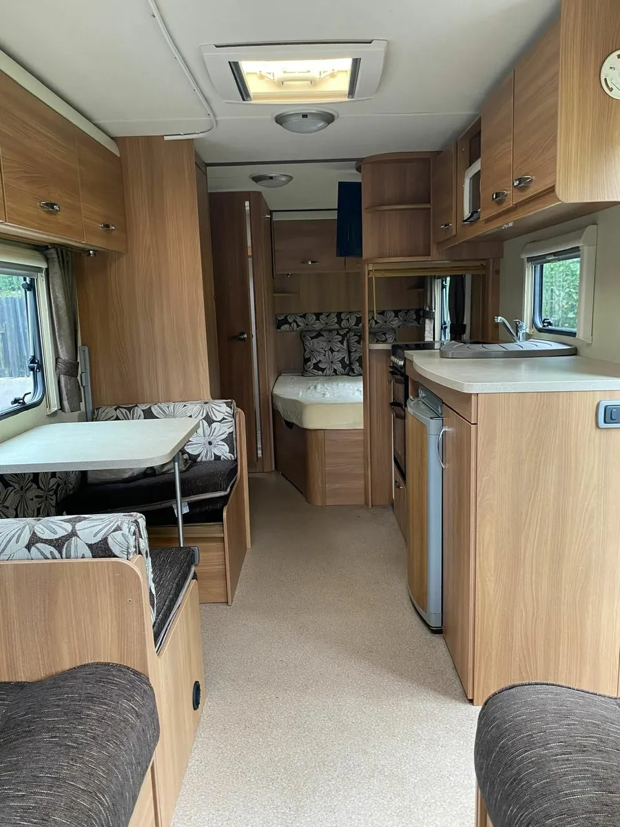6 Berth Caravan - Image 4