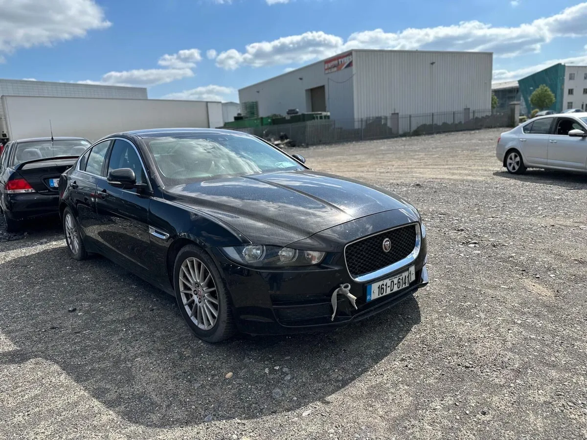 Jaguar xf 2016 - Image 2