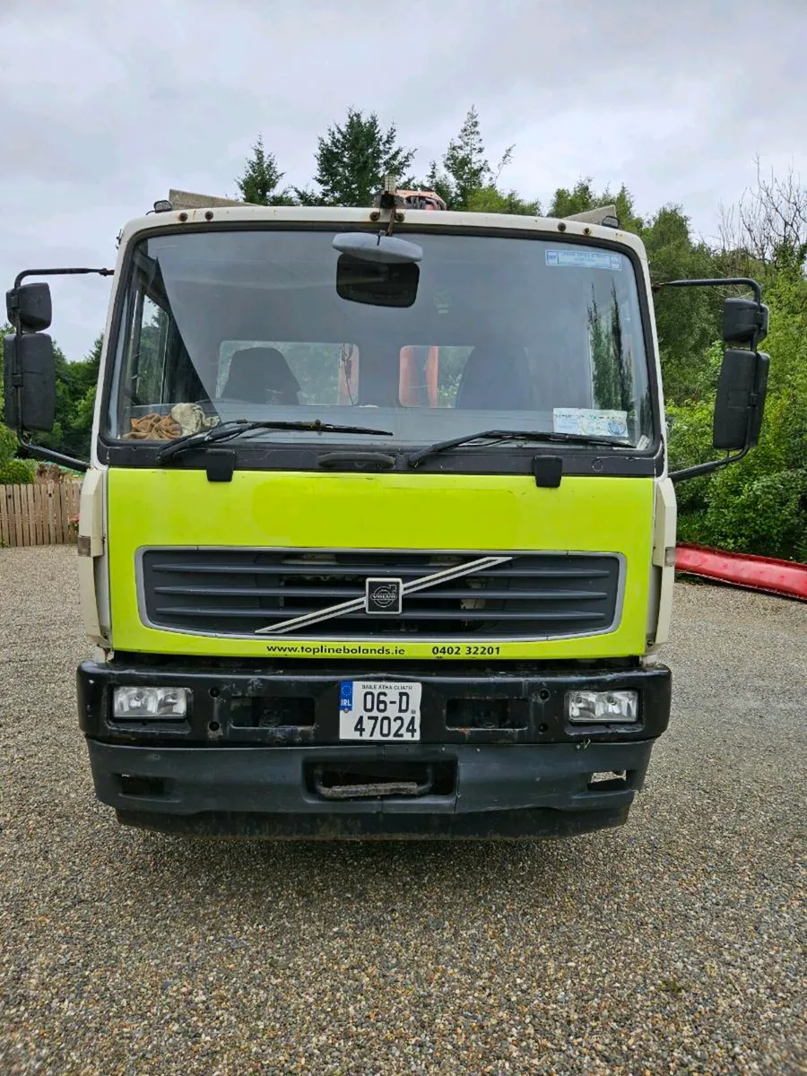 Volvo FL 220 flat bed - Image 4