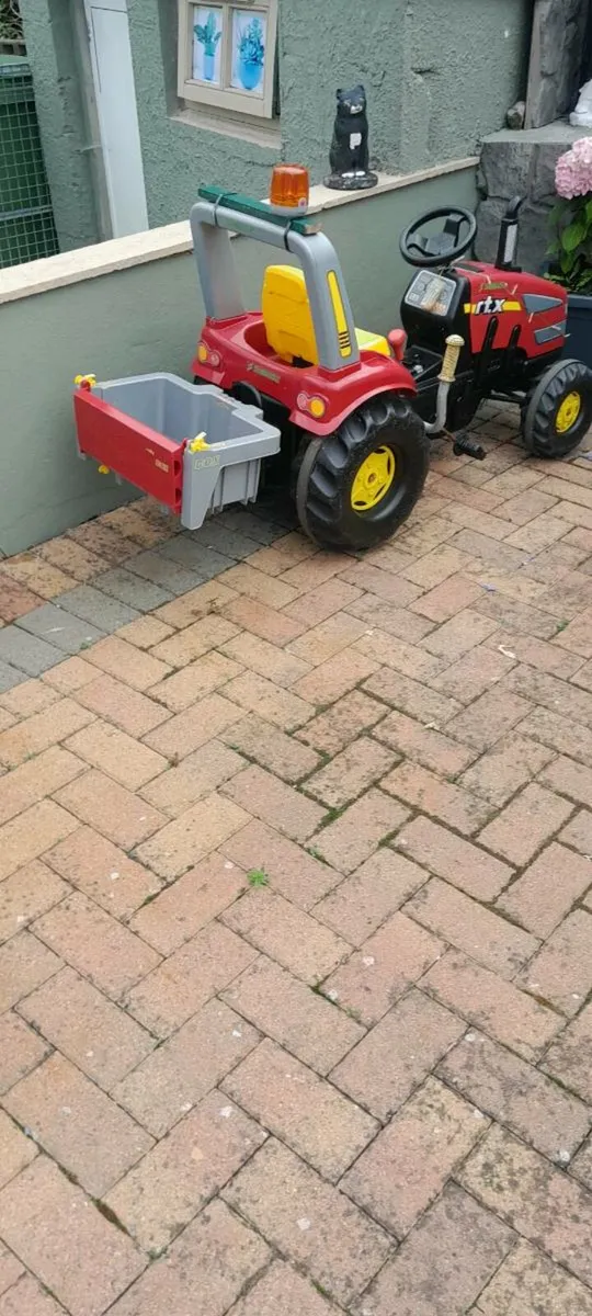 Red tractor including carry all - Image 1