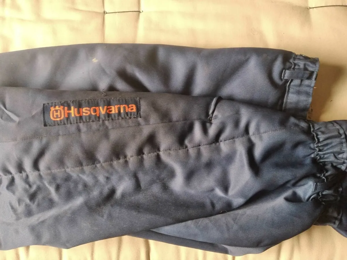 Husqvarna chainsaw trousers - Image 1