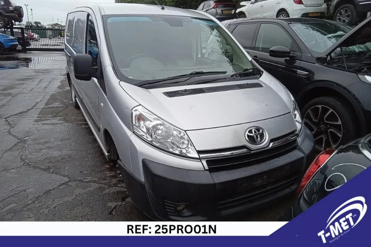 2014 TOYOTA PROACE BREAKING FOR PARTS - Image 2