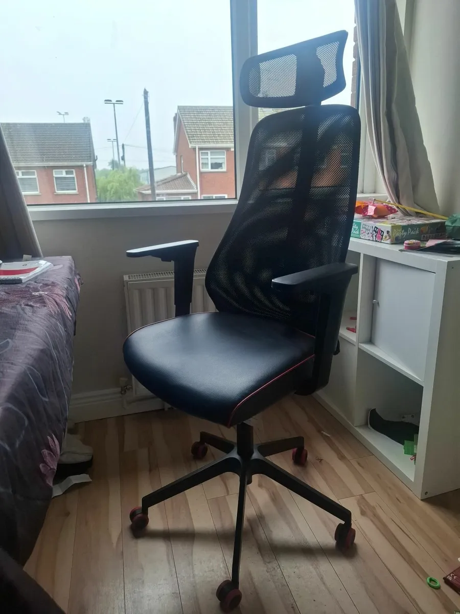 Office chair - Image 1