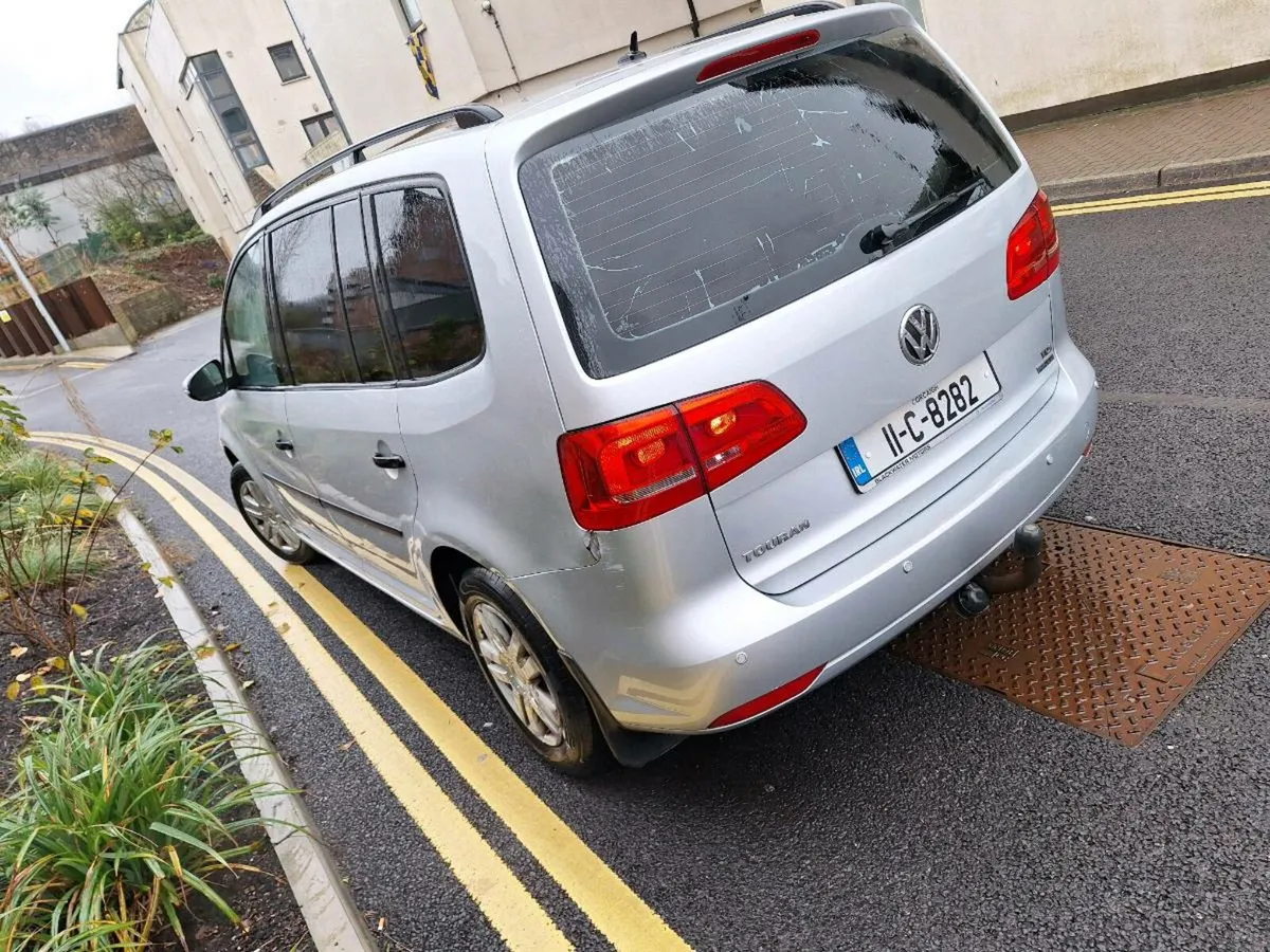 Touran 7 seater new nct 8-26  / new clutch - Image 3