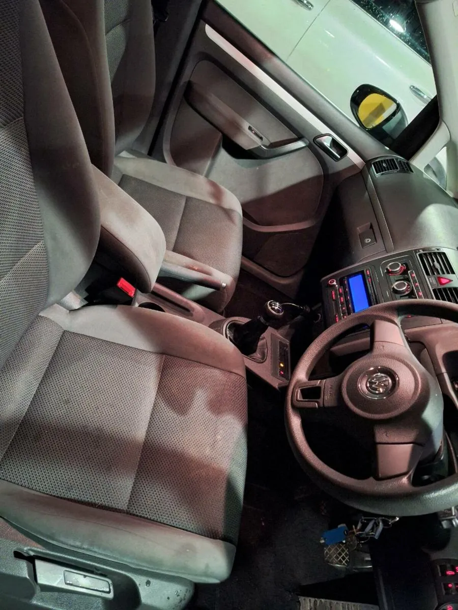 Touran 7 seater new nct 8-26  / new clutch - Image 4