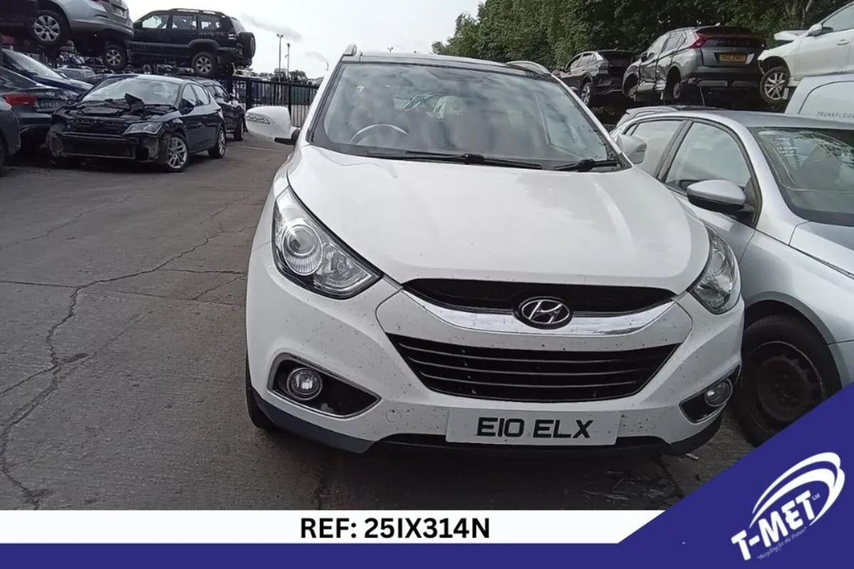 2013 HYUNDAI IX35 BREAKING FOR PARTS - Image 2