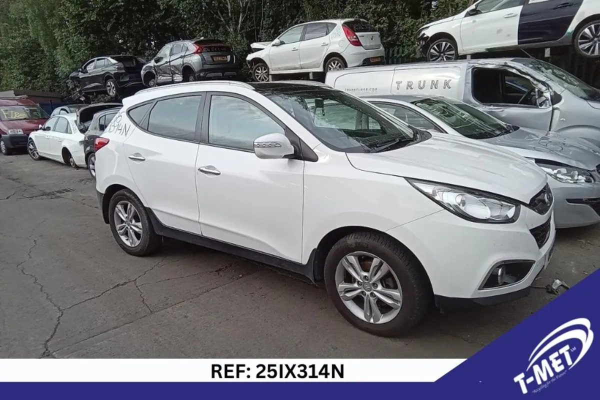 2013 HYUNDAI IX35 BREAKING FOR PARTS - Image 3