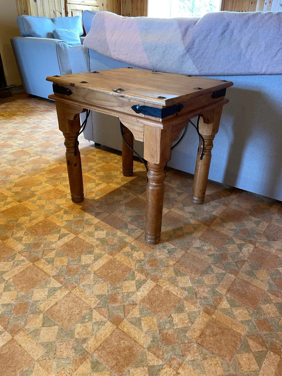 Stylish Side Table - Image 3