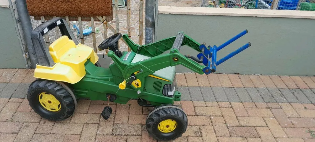 John deere tractor with bale spike - Image 2