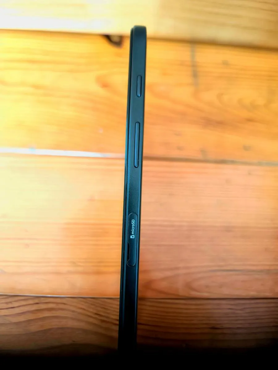 Samsung Galaxy Tab A (2016) - Image 2