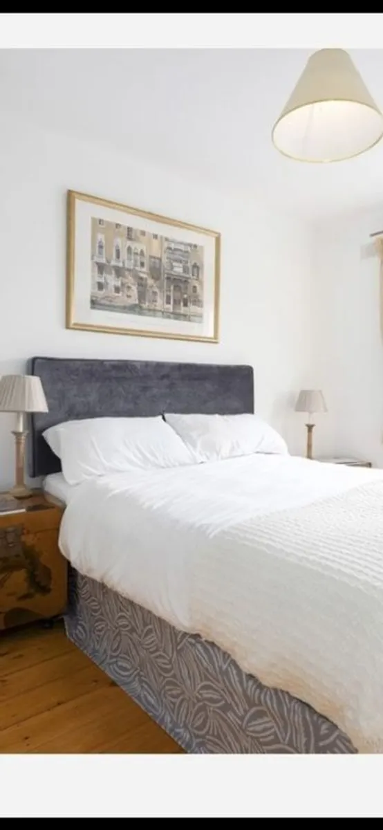 Double bed - Image 1