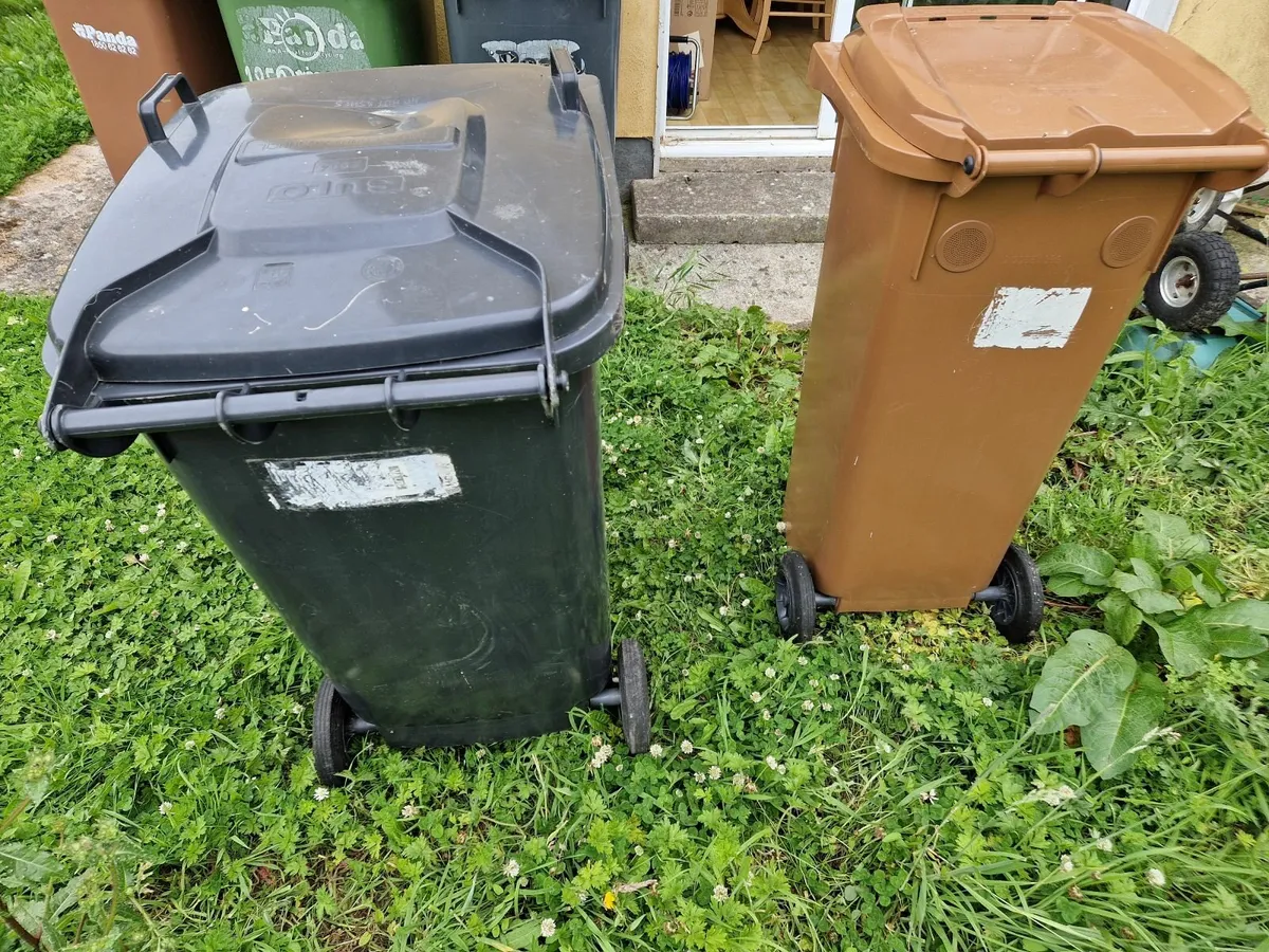 Wheelie Bins - Image 4
