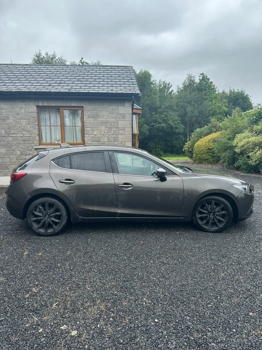 Mazda3 2015 Hatchback - Image 1