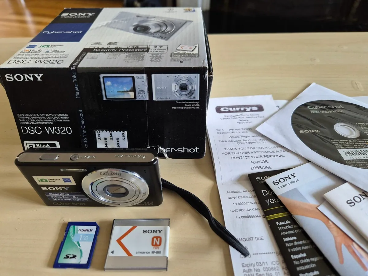Sony camera DSC-320 - Image 1
