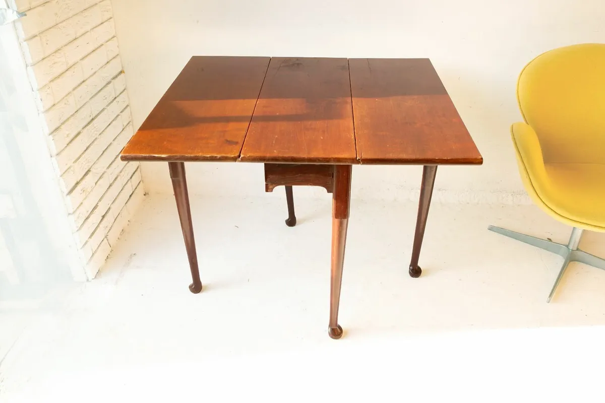 18th Century drop leaf table - Image 2