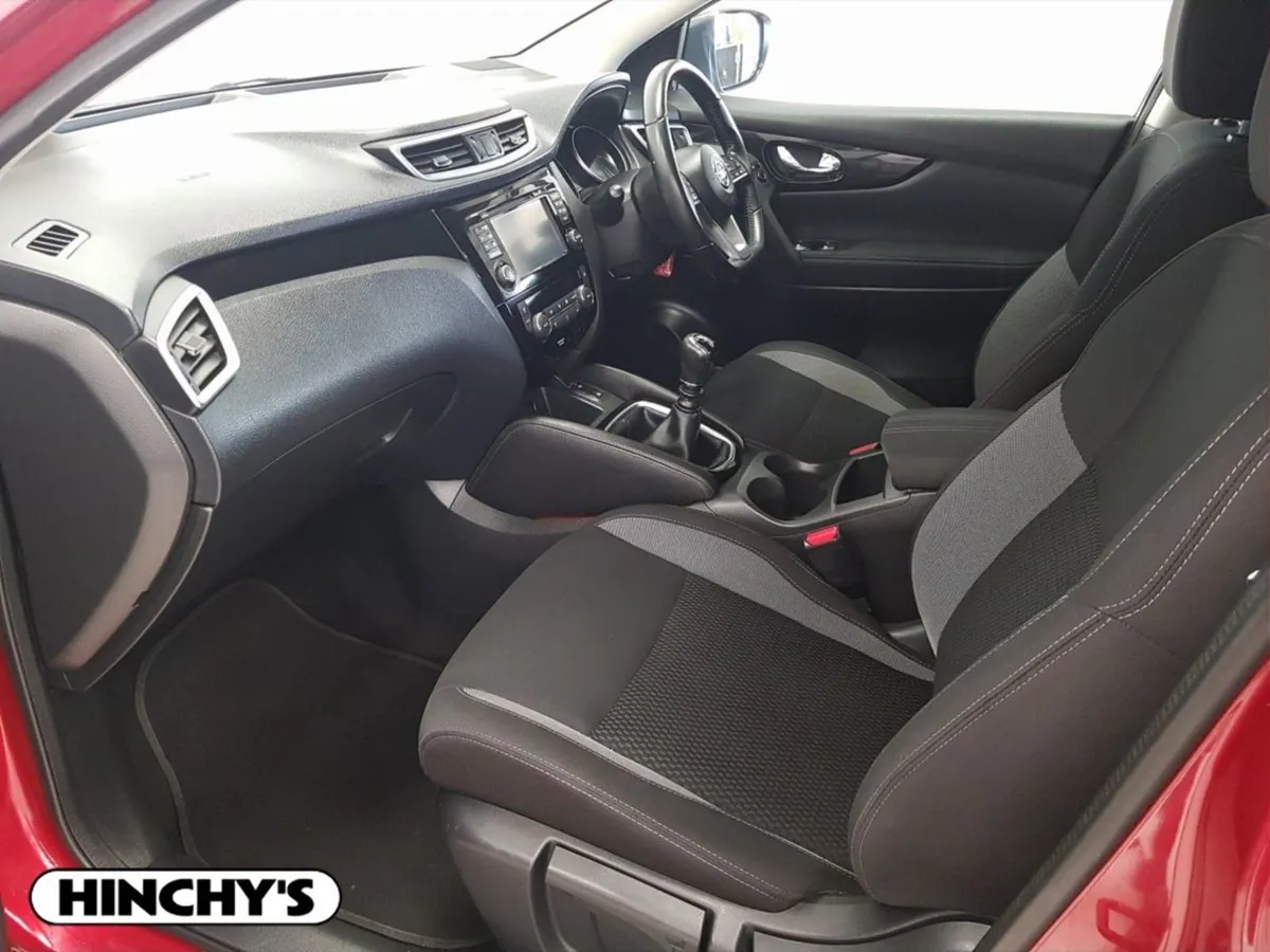 Nissan QASHQAI 1.2 PET SV - Image 4