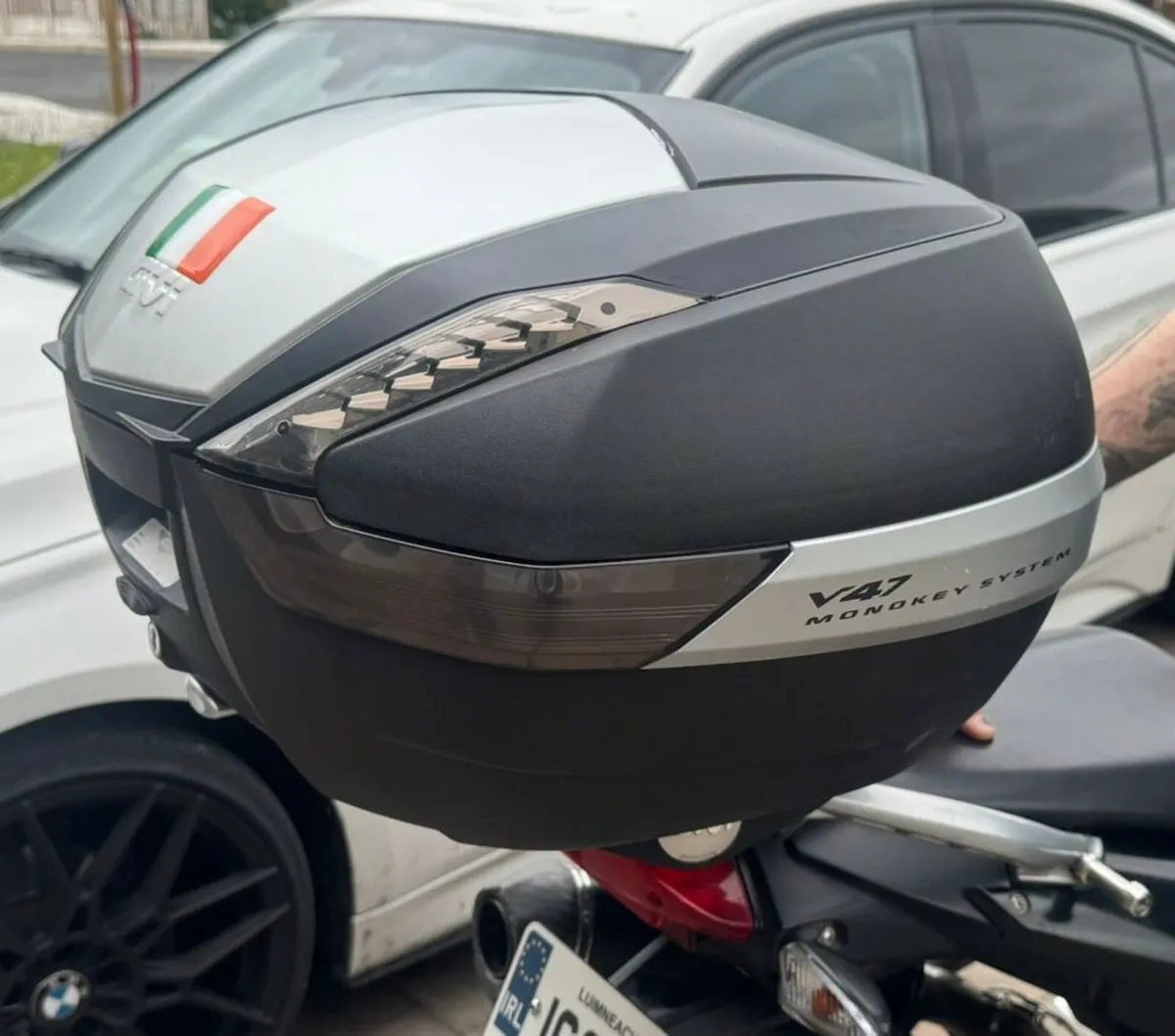 Givi monokey Top Box - Image 1