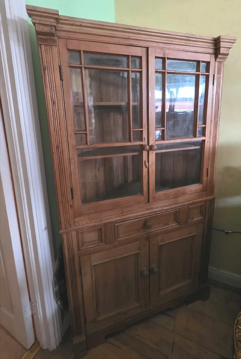 Pine Corner Unit