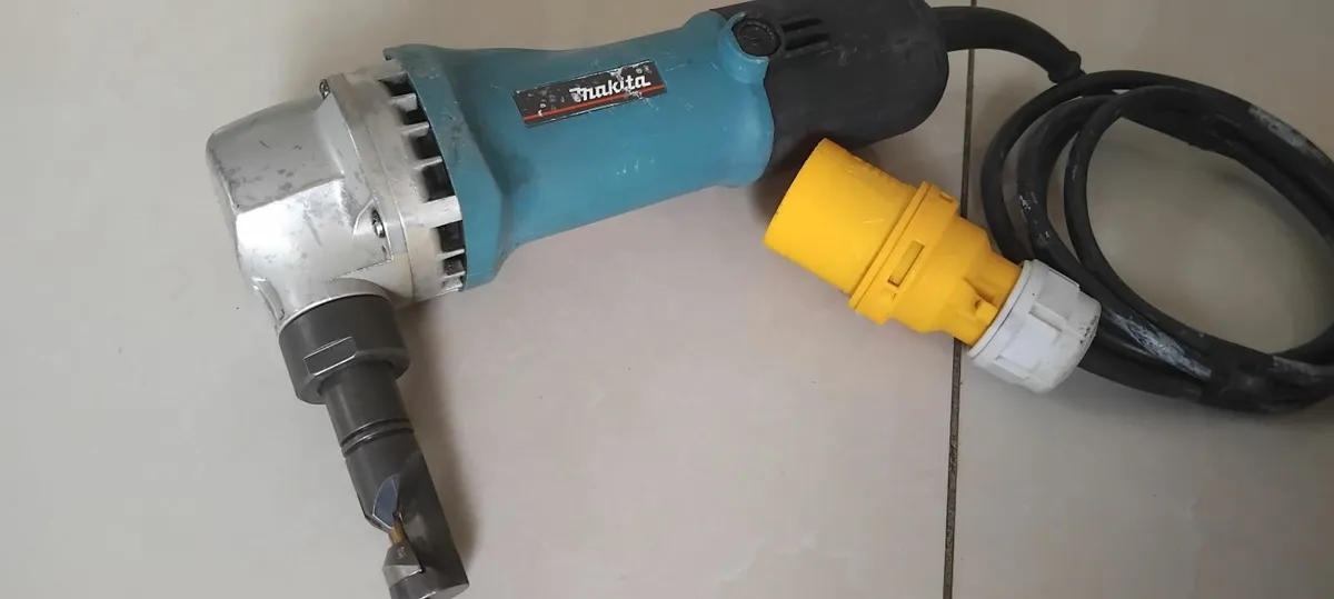 Makita Jn1601 Tin Nibblers 110v - Image 2