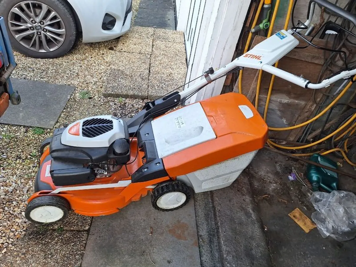 Stihl RM 650 T mower - Image 1