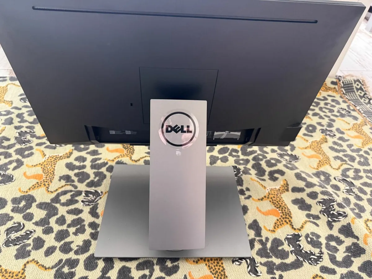 Dell 24 Touch Monitor: P2418HT - Image 3
