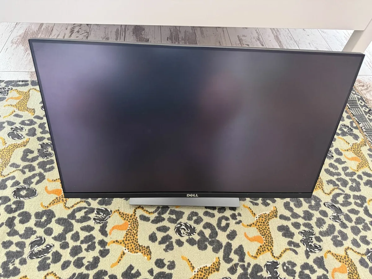 Dell 24 Touch Monitor: P2418HT - Image 1