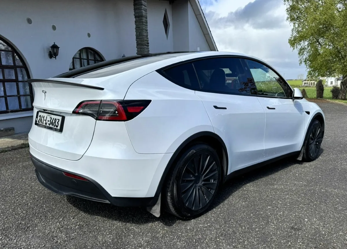 Tesla Model Y RWD – HW4 – June 2024 - Image 3