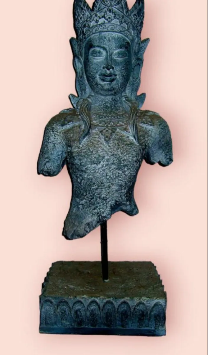 Vintage Aisan Art Statue - Image 2