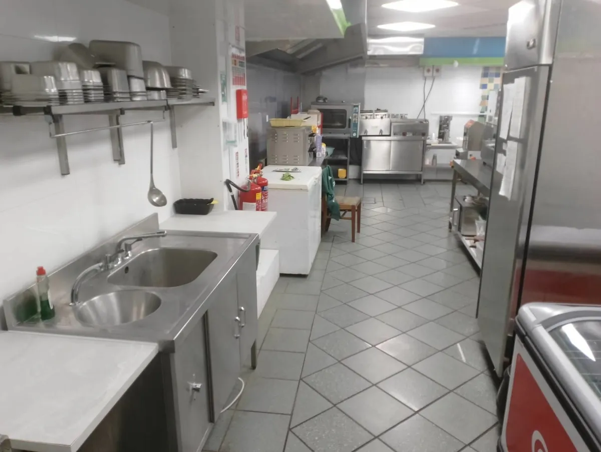 Takeaway Fast Food - Image 3