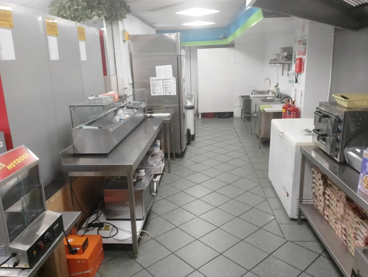 Takeaway Fast Food - Image 4