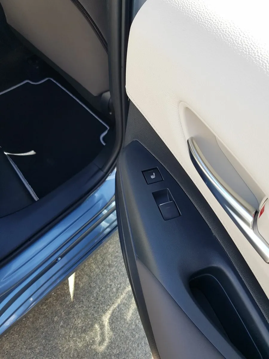 Toyota Corolla 2020 - Image 2