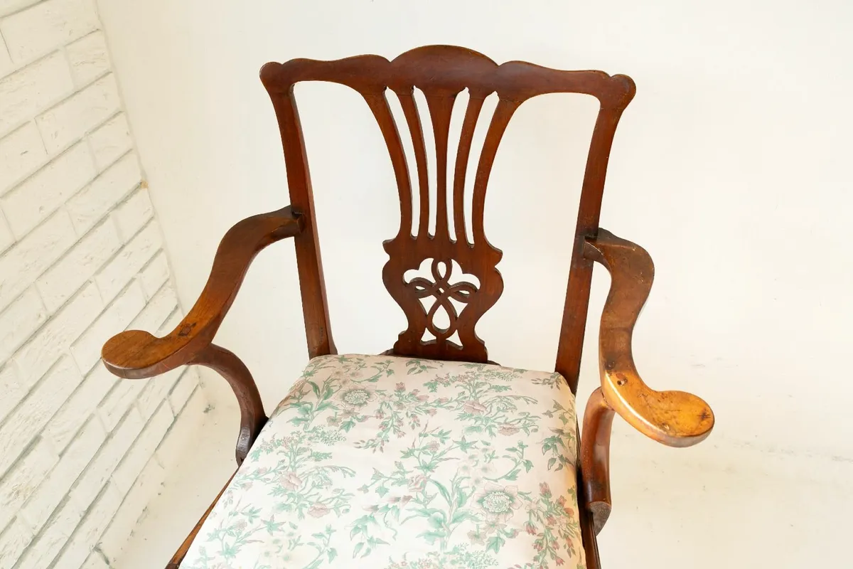 18th Century Chippendale country armchair - Image 2