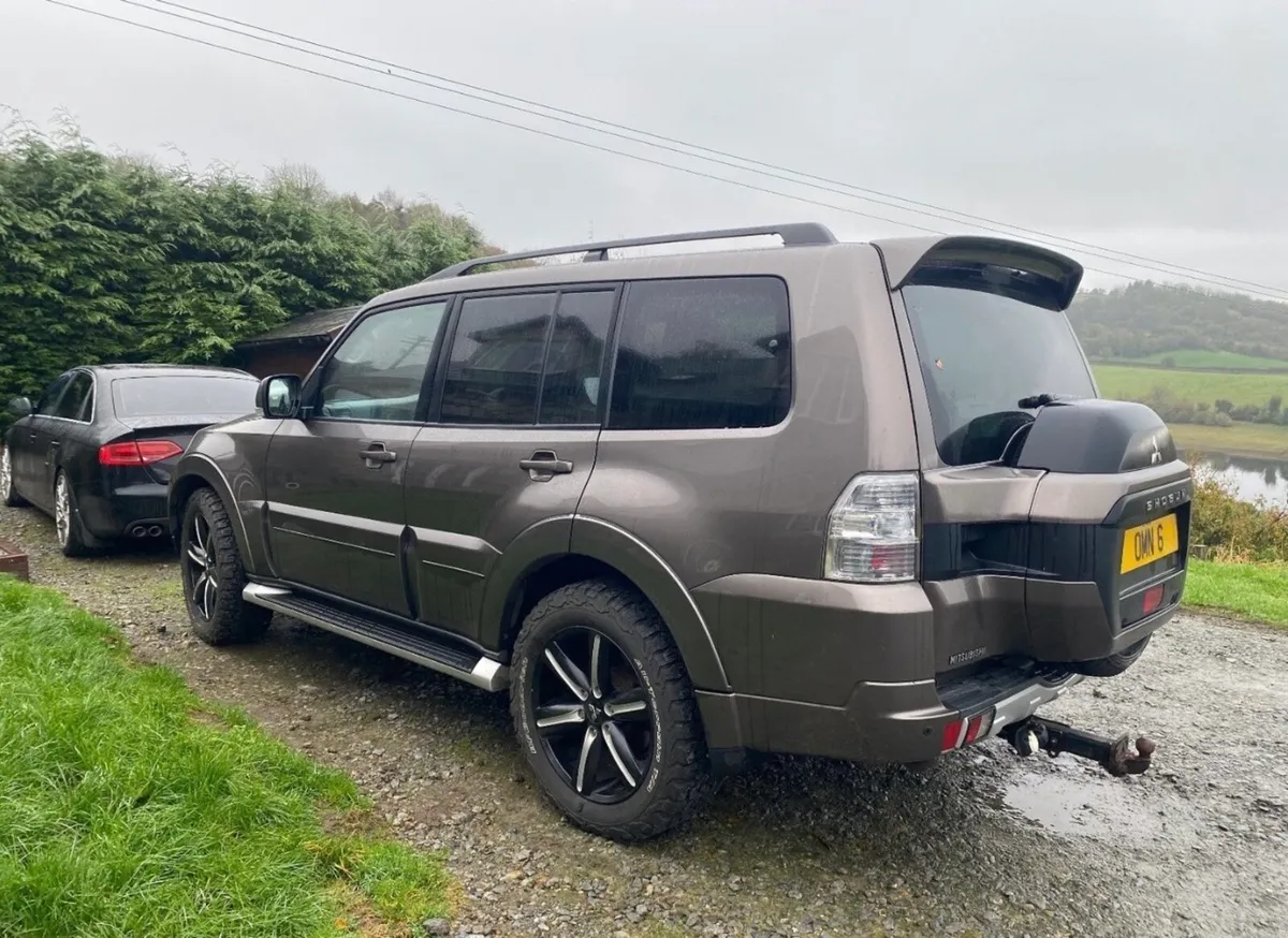 2016 Mitsubishi Shogun MOT 03/26 - Image 2