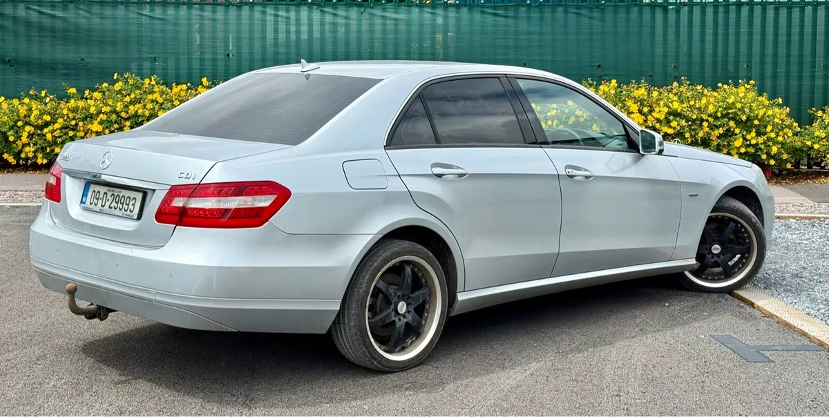 Mercedes E220 Automatic low miles - Image 3