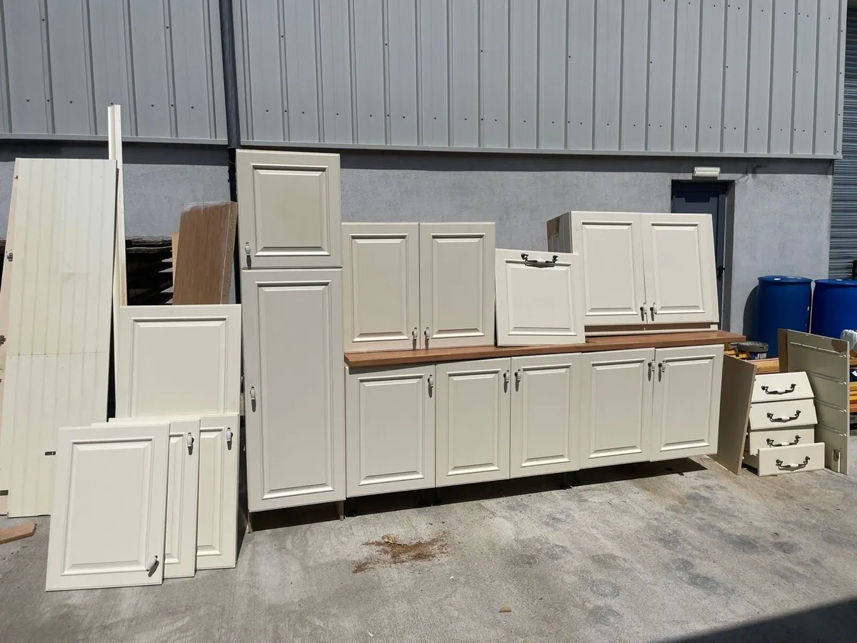 Kitchen - Image 1