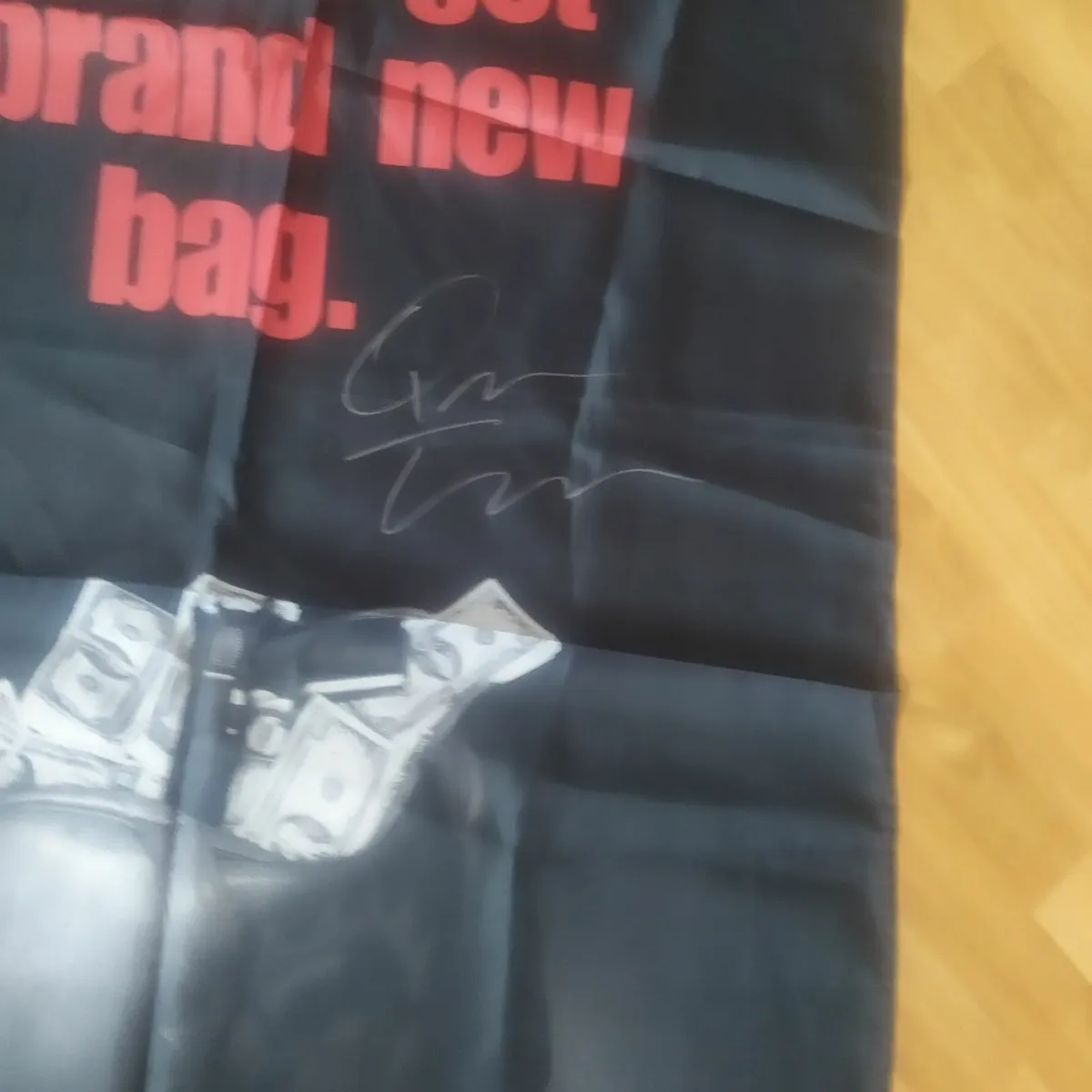 Jackie brown movie banner signed. Quinten - Image 1