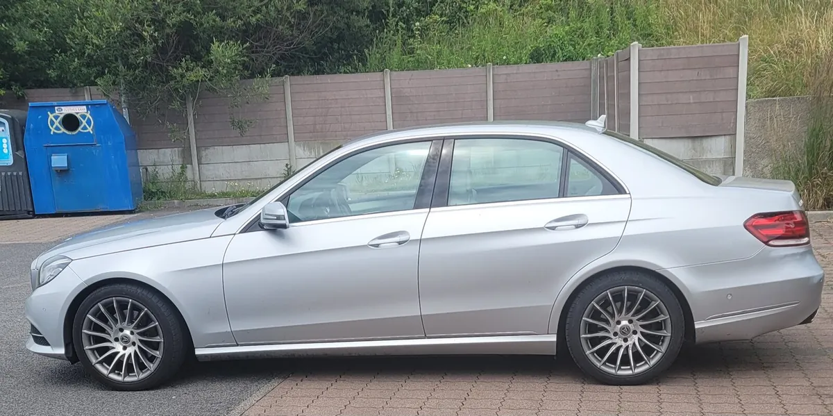 Mercedes-Benz E-Class 300 bluetec hybrid 2014 - Image 3