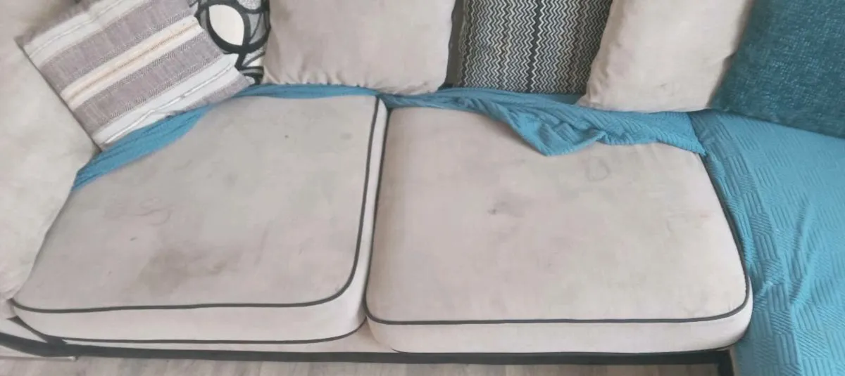 L couch - Image 3