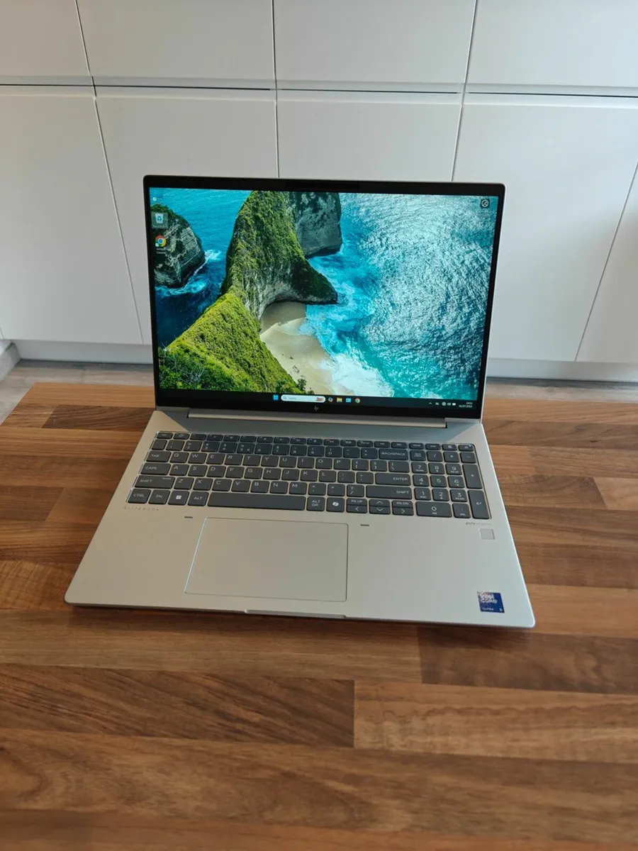 HP Elitebook 660 G11 | Intel Ultra 5 | 32GB | 1TB - Image 1