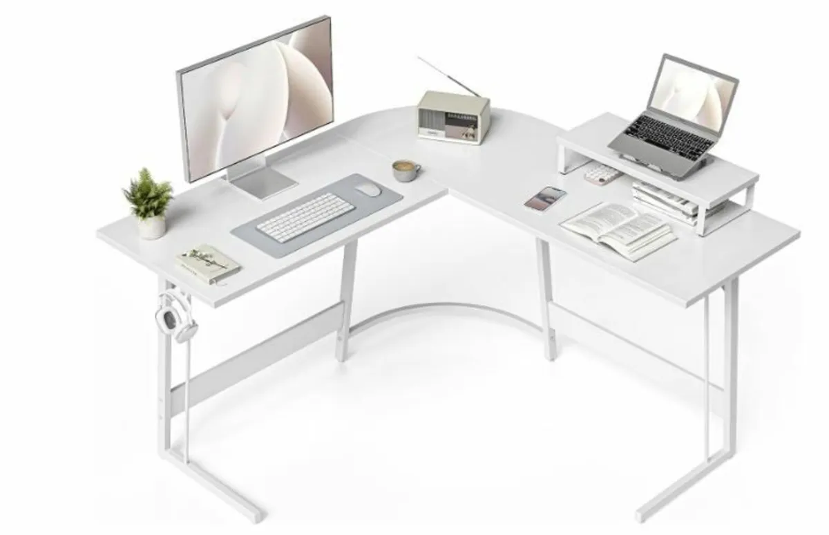 Gaming Table Corner Desk 120 x 120 cm - Image 4