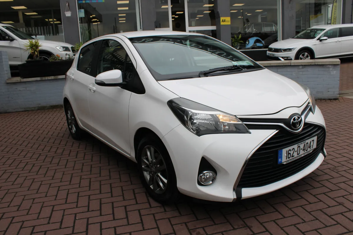 TOYOTA YARIS 1.0  LUNA  LTD 5DR HATCHBACK IRISH CA - Image 1
