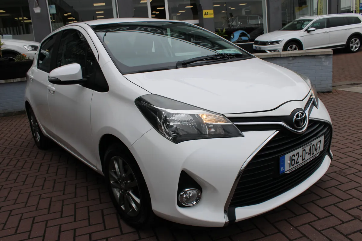 TOYOTA YARIS 1.0  LUNA  LTD 5DR HATCHBACK IRISH CA - Image 2