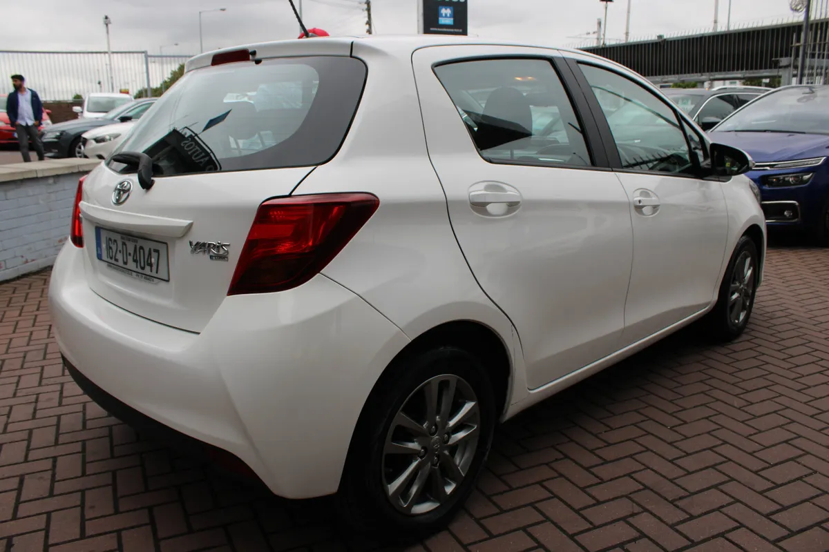 TOYOTA YARIS 1.0  LUNA  LTD 5DR HATCHBACK IRISH CA - Image 4